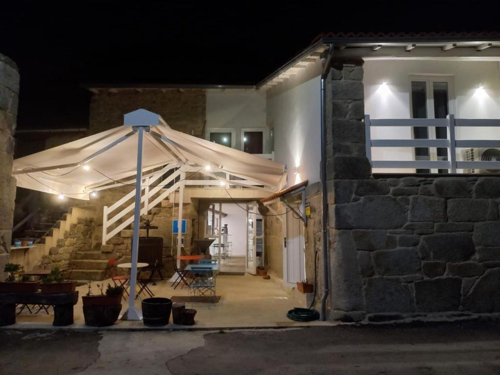 La Teijeira Pension O Corazon Da Ribeira Sacra מראה חיצוני תמונה