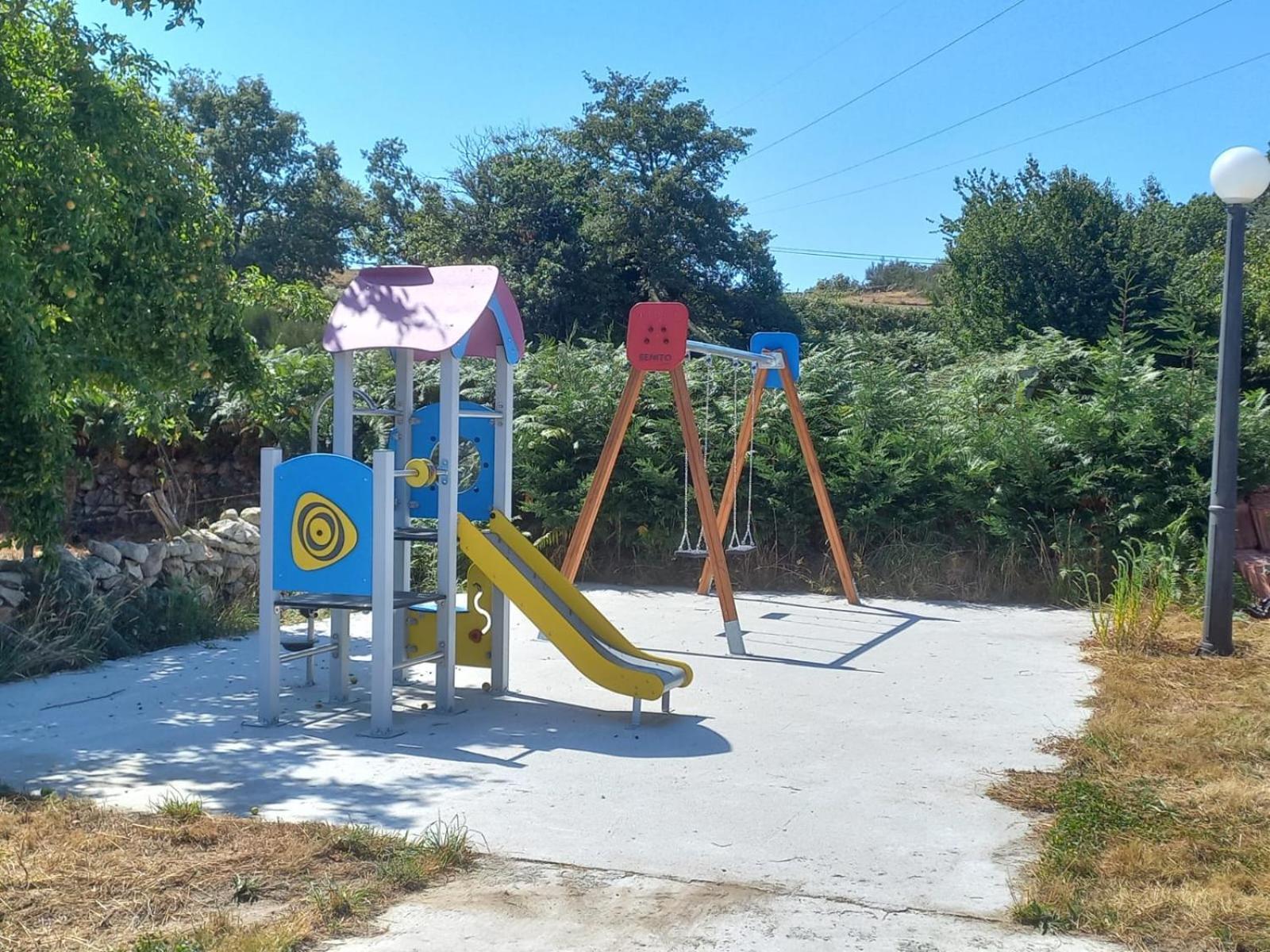 La Teijeira Pension O Corazon Da Ribeira Sacra מראה חיצוני תמונה
