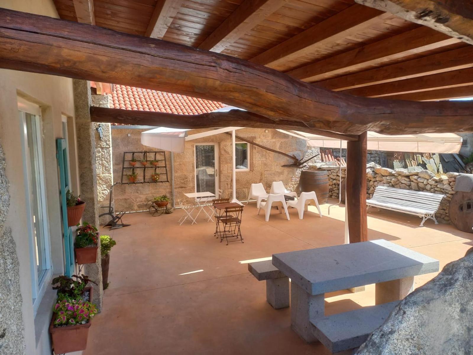 La Teijeira Pension O Corazon Da Ribeira Sacra מראה חיצוני תמונה