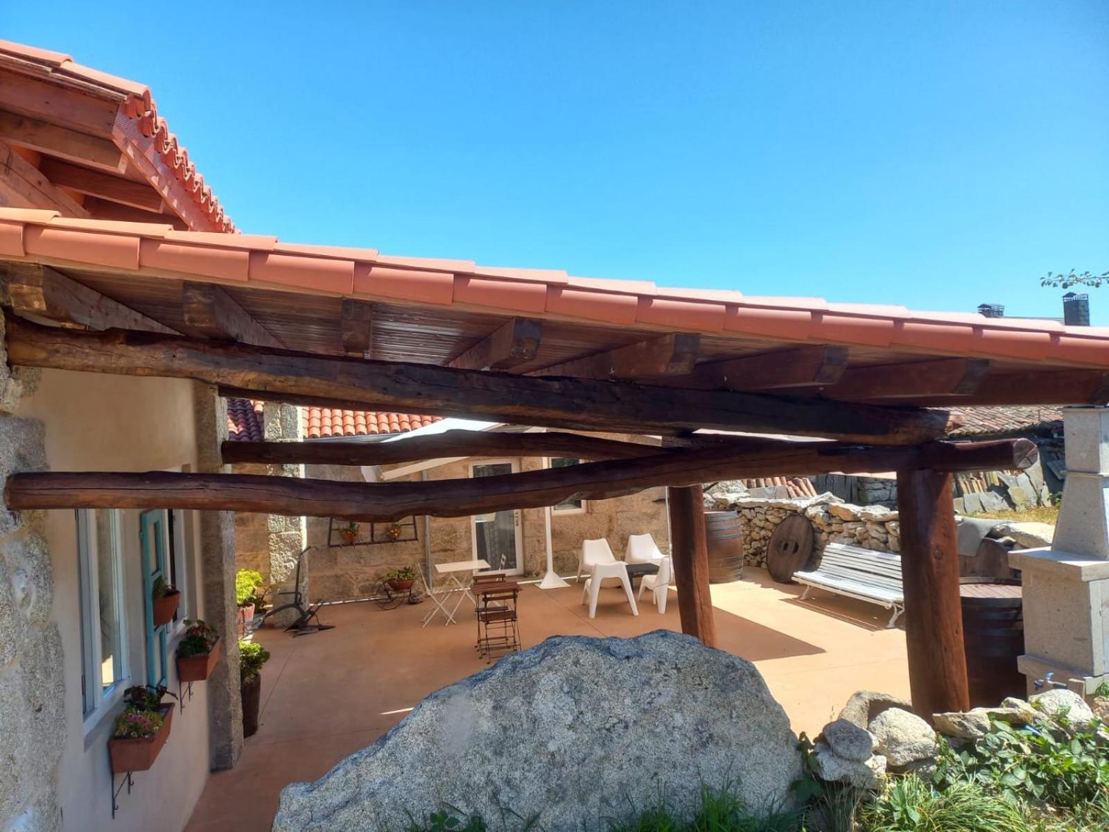 La Teijeira Pension O Corazon Da Ribeira Sacra מראה חיצוני תמונה