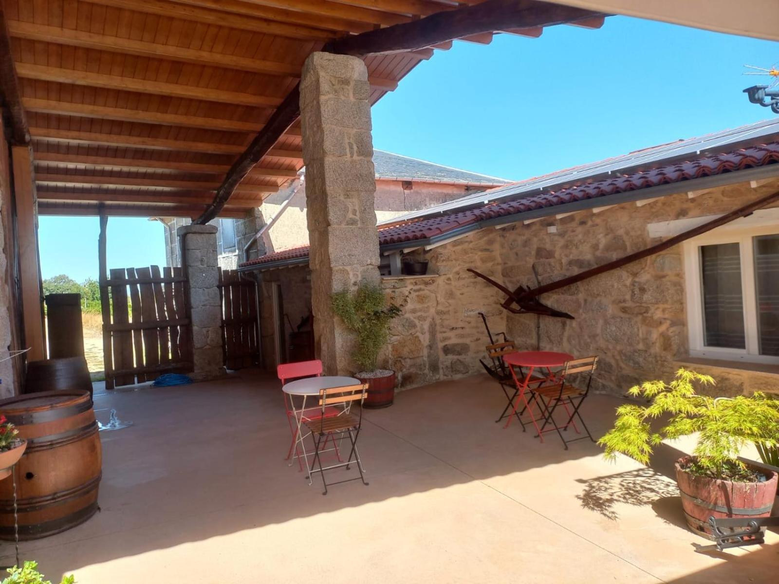 La Teijeira Pension O Corazon Da Ribeira Sacra מראה חיצוני תמונה