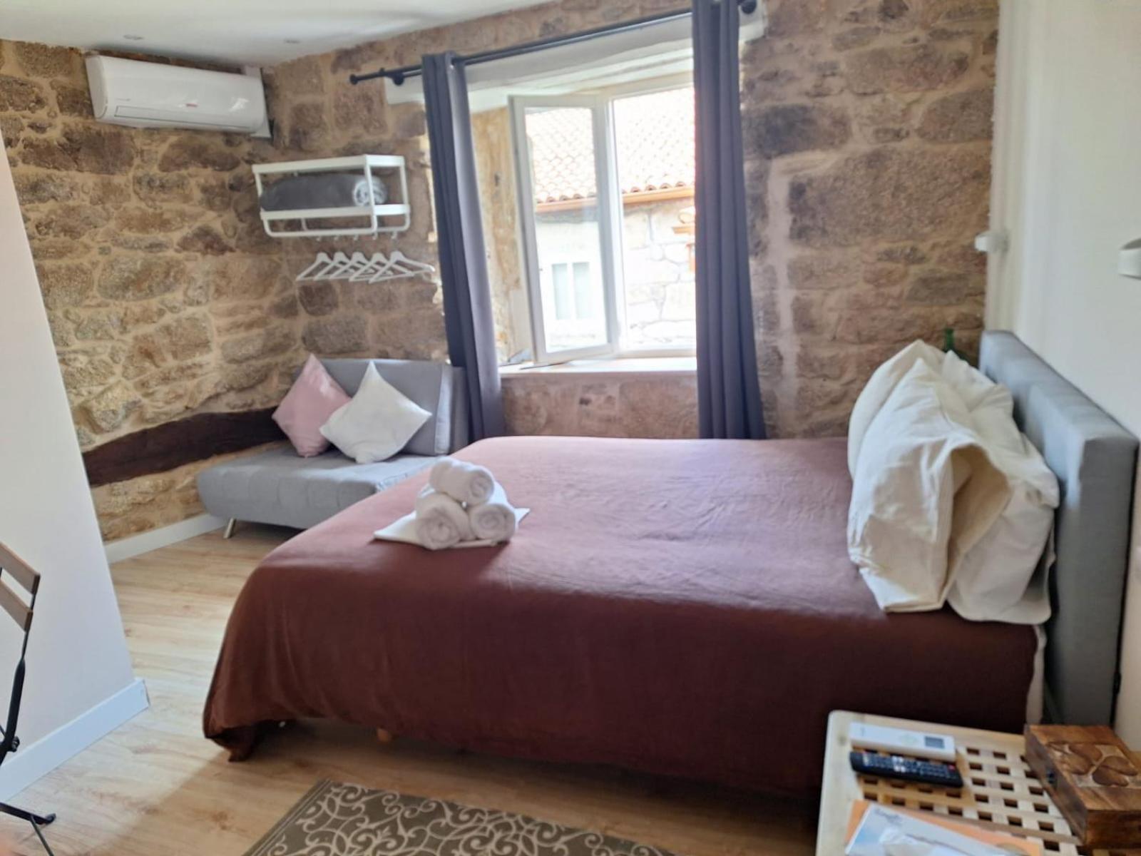 La Teijeira Pension O Corazon Da Ribeira Sacra מראה חיצוני תמונה