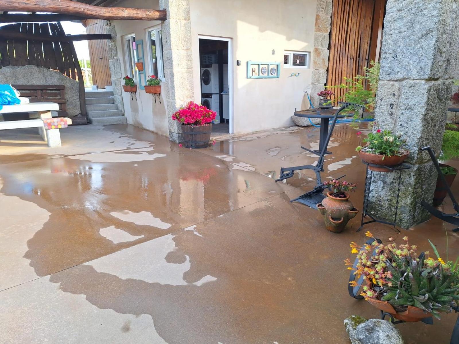 La Teijeira Pension O Corazon Da Ribeira Sacra מראה חיצוני תמונה