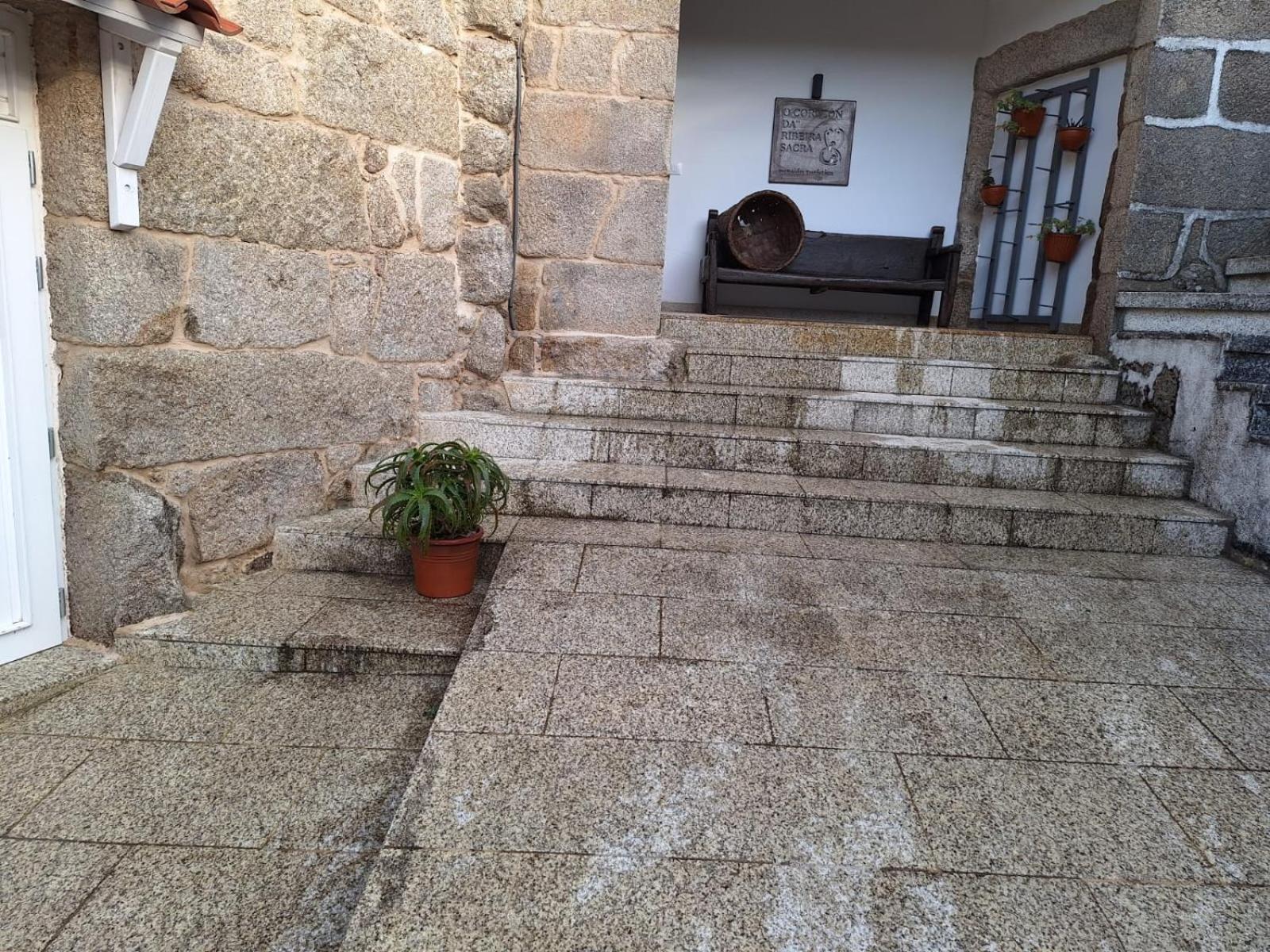 La Teijeira Pension O Corazon Da Ribeira Sacra מראה חיצוני תמונה