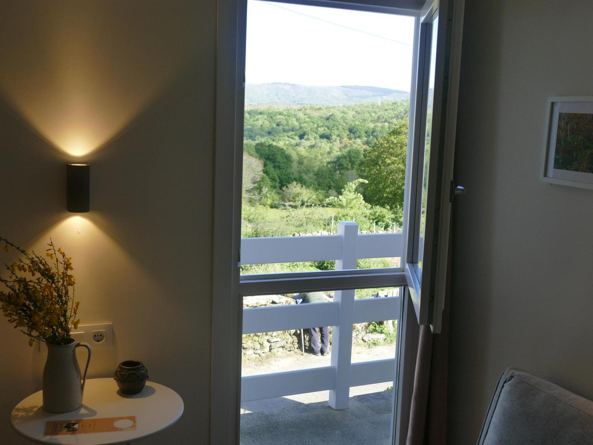 La Teijeira Pension O Corazon Da Ribeira Sacra מראה חיצוני תמונה
