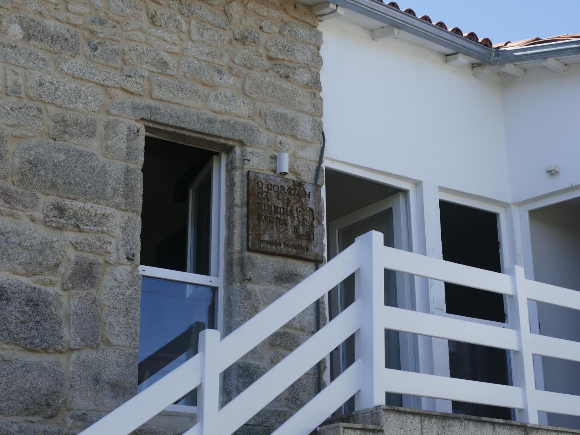 La Teijeira Pension O Corazon Da Ribeira Sacra מראה חיצוני תמונה
